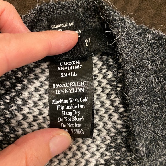 Poncho - Picture 4 of 4